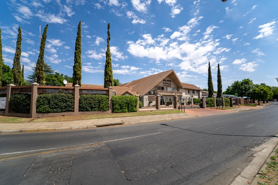 19 Bedroom Property for Sale in Universitas Free State